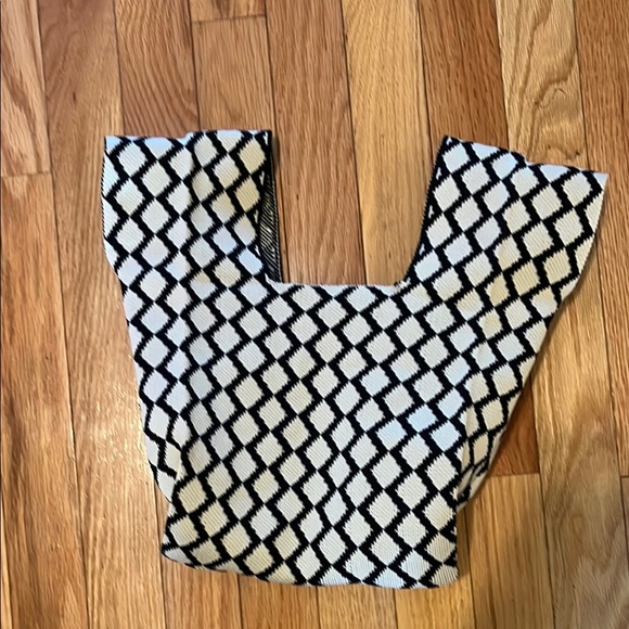 Chic Black and White Diamond Tote Hand  Bag - Picture 5 of 5